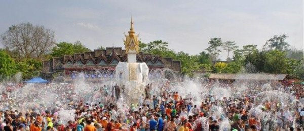 西双版纳泼水节几月几日