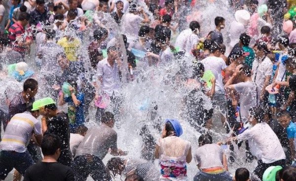 西双版纳泼水节几月几日