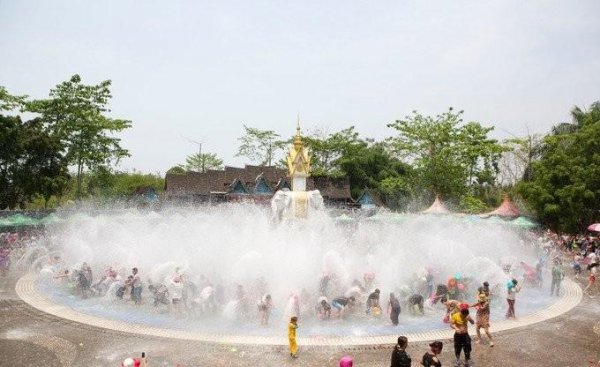 西双版纳泼水节几月几日