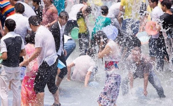 西双版纳泼水节几月几日