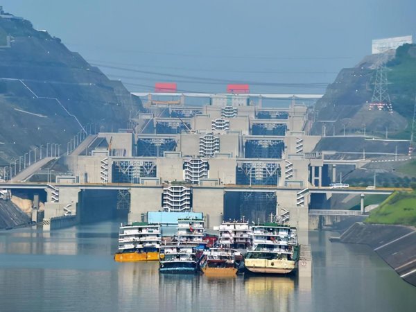 长江三峡大坝在什么地方