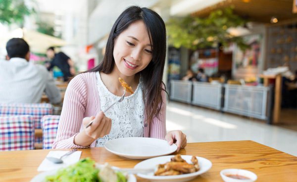 怎么约女孩子出来吃饭