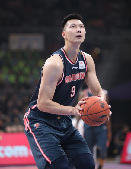 易建联为什么在nba混不下去