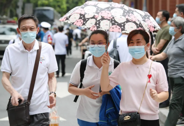 高考出题人什么时候开始出题