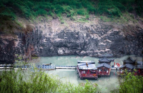 芙蓉镇在湖南哪个城市