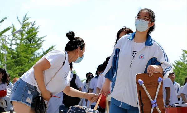 女孩高考300分适合什么学校