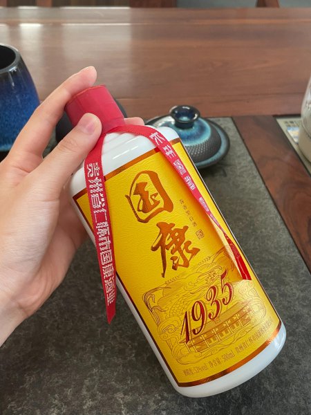 喝酒脸红和脸白哪个更能喝一点