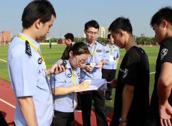 辅警为什么穿正规警察制服