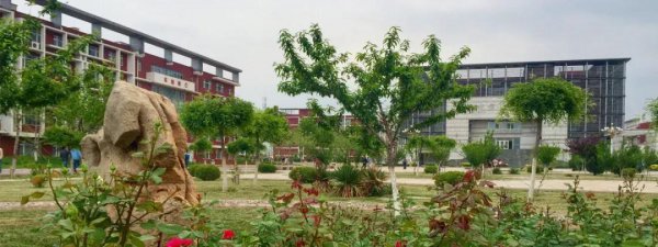 天津医科大学临床医学院学费