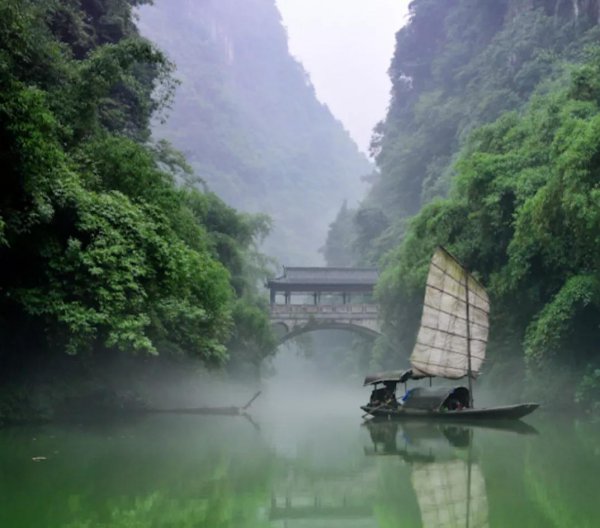 峨眉山月歌的意思翻译和思想感情