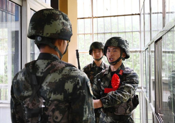 从学校当兵和地方当兵有什么区别