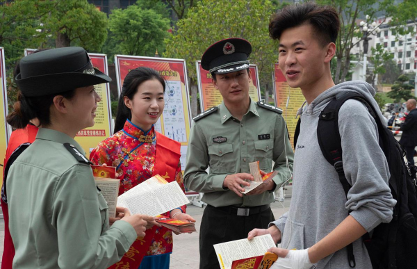 从学校当兵和地方当兵有什么区别