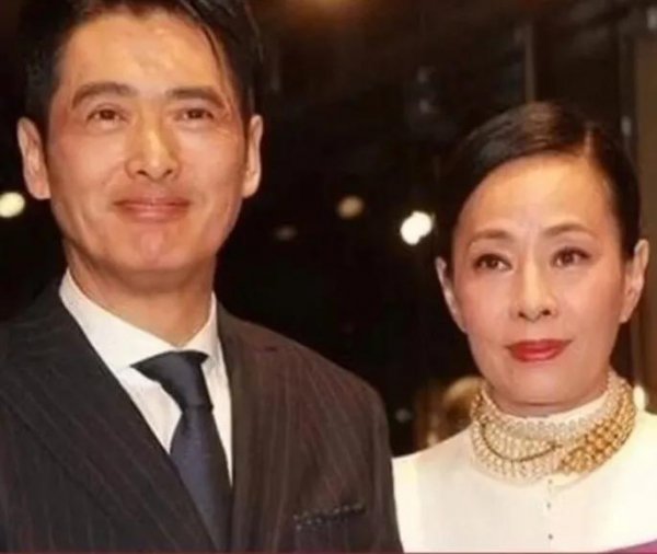 周润发老婆为什么不能生育