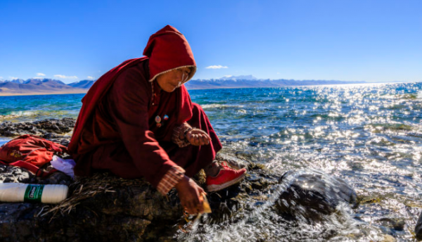 海拔最高的湖在哪