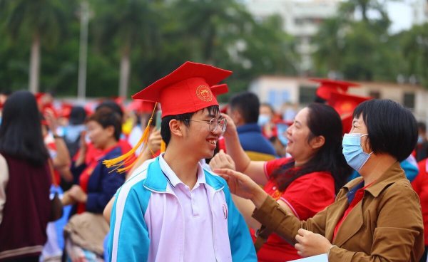 女孩子成人礼送什么礼物好