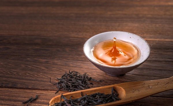 红茶为什么不是redtea而叫blacktea