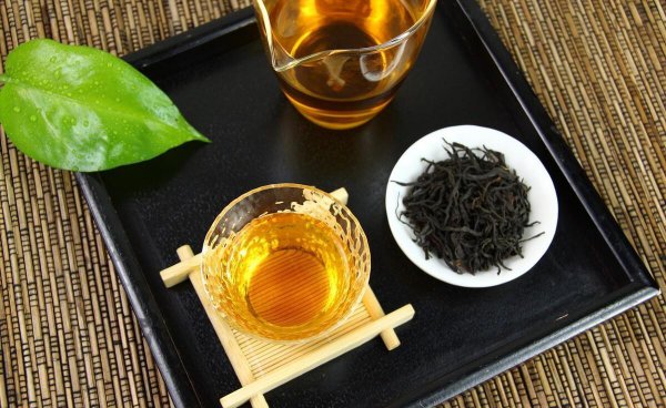 红茶为什么不是redtea而叫blacktea