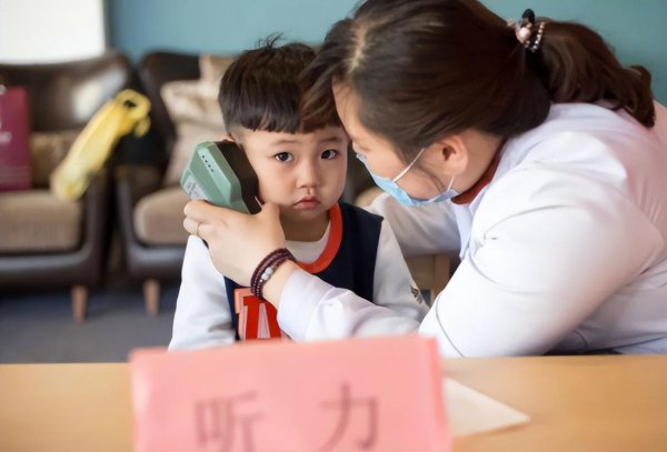 4周岁上幼儿园小班晚不晚