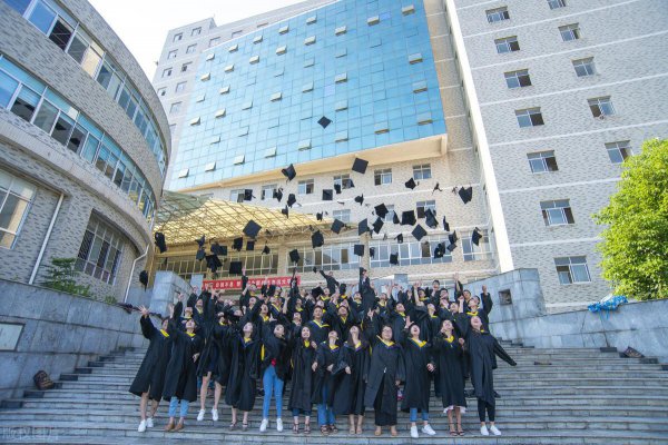 湖北工业大学是985还是211