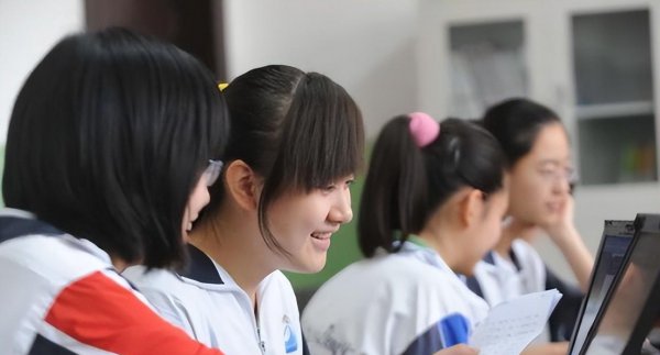 女生大学学什么专业好就业前景好