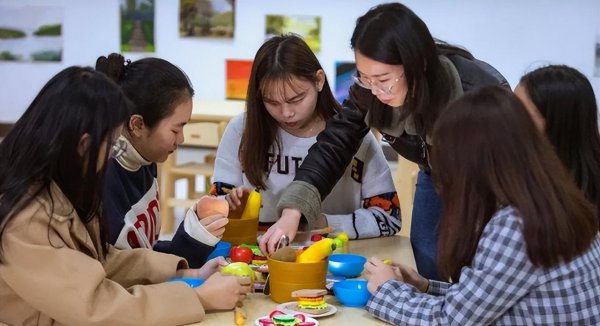 女生大学学什么专业好就业前景好