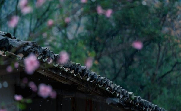 描写下雨的经典诗句唯美诗词