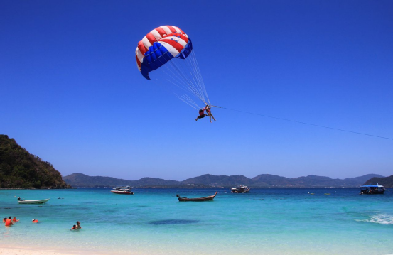 普吉岛的夏天永不停歇什么意思