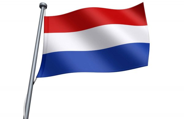 其实荷兰国旗曾经还真是橙,白,蓝色,最可信的说法是:在17世纪,为了在