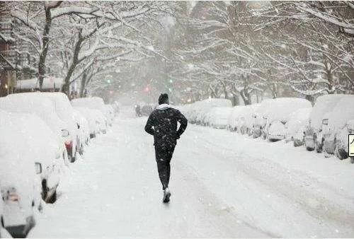 冬季跑步装备需要哪些东西和材料 冬天跑步运动装备推荐 