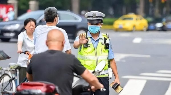 驾驶证最大年龄限制不能上路