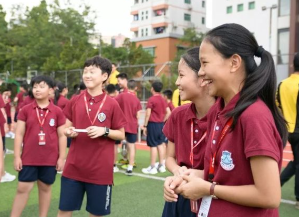 双语学校一年的费用是多少