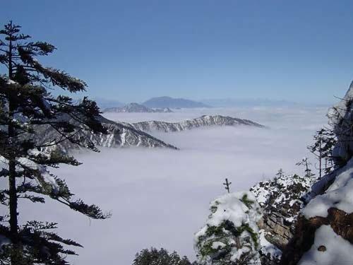 西岭雪山海拔高度是多少米