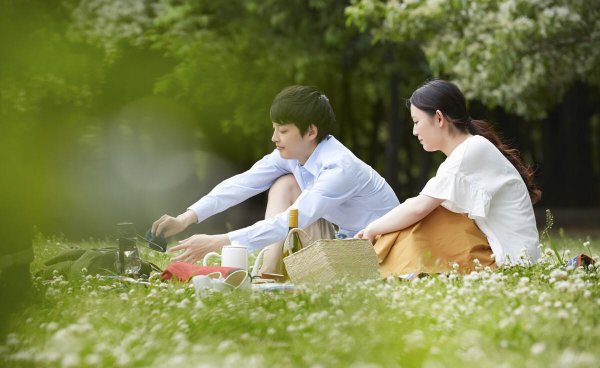 跟女孩子聊天怎么聊出感情