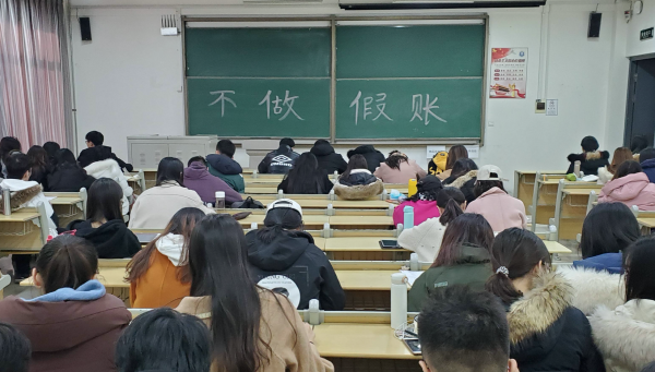 女孩子适合做什么工作