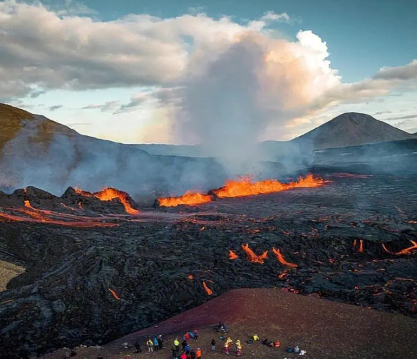 为什么火山会爆发