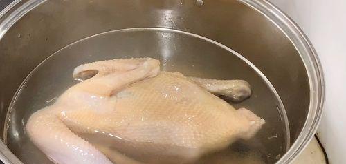 鸡肉焯水是冷水下锅还是热水下锅好呢