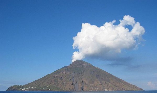 世界上火山最多的洲是哪个