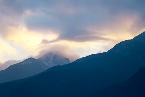 大理苍山海拔多高