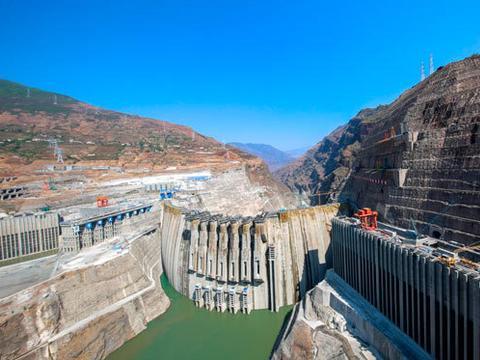 白鹤滩水电站和三峡水电站哪个大