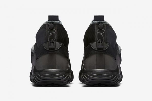 Nike 和 ACG 强强联手推出的 ACG 07 KMTR 机能鞋款