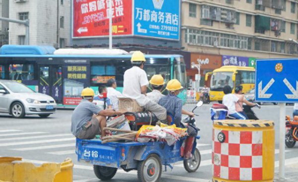 电动摩托车蓝牌和黄牌有什么区别