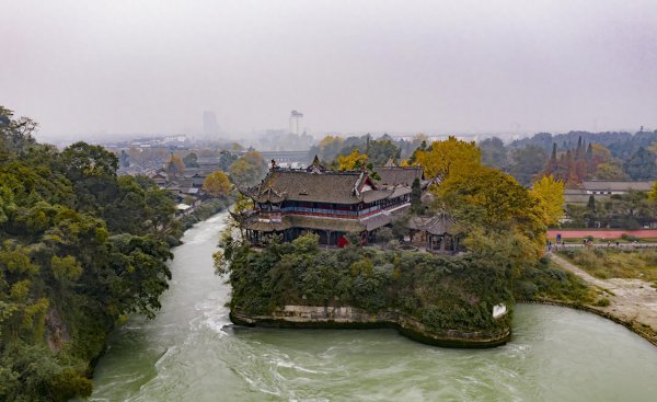 李冰修建的都江堰在哪里哪个省哪个市