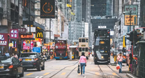 香港地理位置的优越性