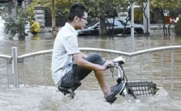 电动车被雨淋了有事吗