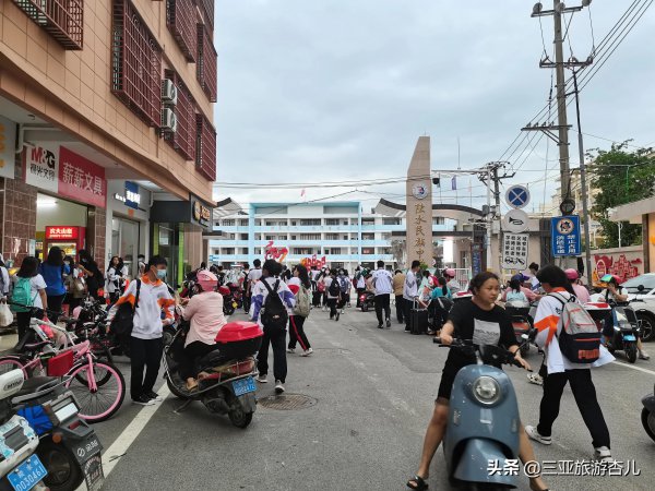 小学门口适合开什么店最好