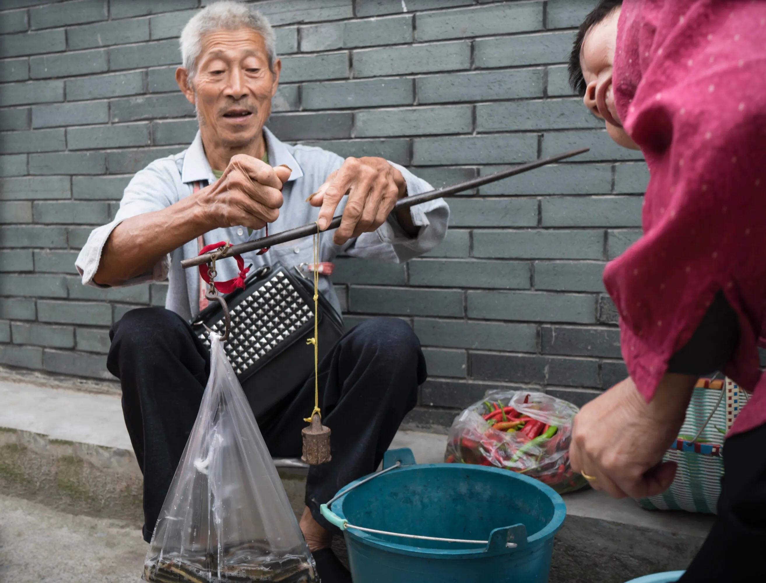 老式磅秤怎么看