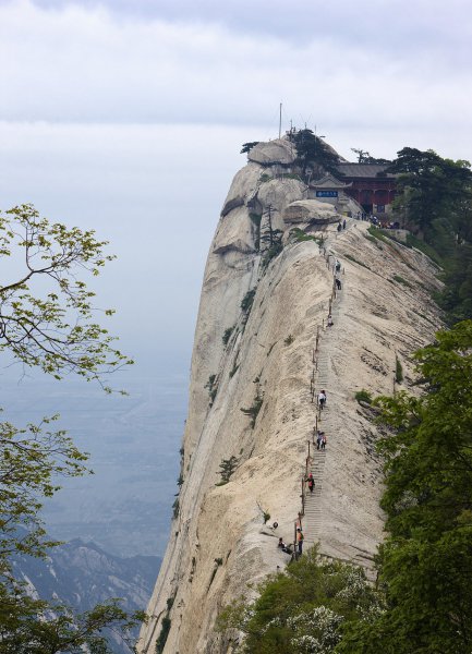 奇险天下第一山是哪座山