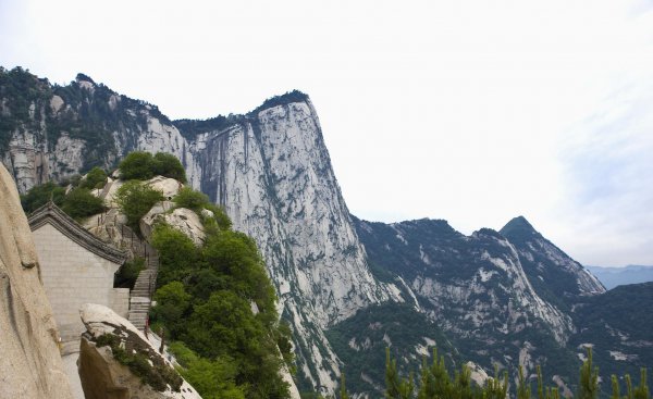 奇险天下第一山是哪座山