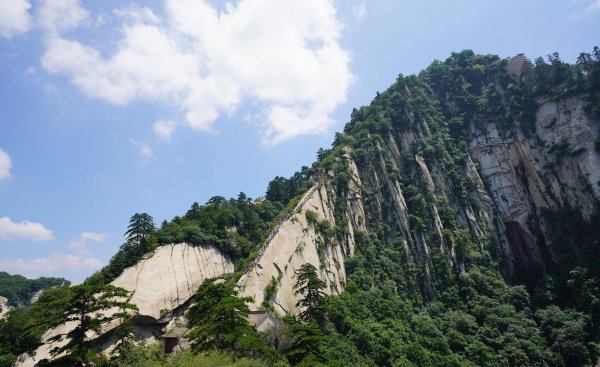 奇险天下第一山是哪座山