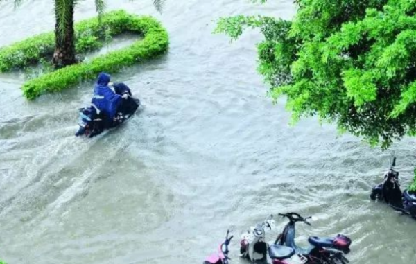 电动车被雨淋了有事吗